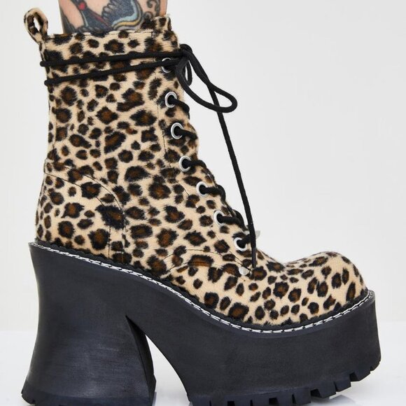 NOTHING WRONG WITH BEING  LEOPARD  Platform Boots ( BRAND NEW !!!) - Picture 4 of 7
